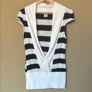 Chic Striped Black and White Top